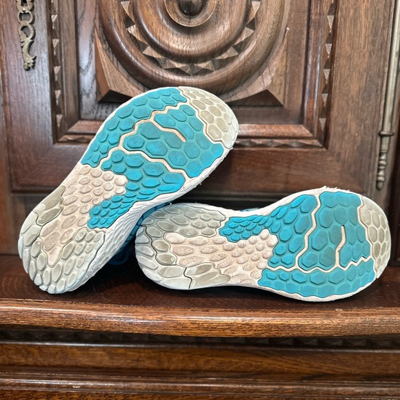 New Balance fresh foam 1080 Turquoise Athletic Sneakers - Picture 6 of 7